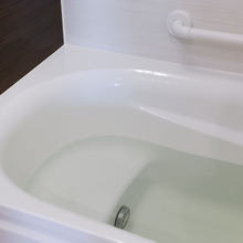 浴室掃除はエプロン内部まで!カビの温床になる前にきれいにしましょう