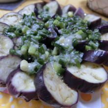 レンチン4分☆ うううまい♪ 蒸しナスのねぎ塩麹ダレがけ