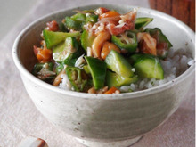 なめことオクラのネバとろ丼