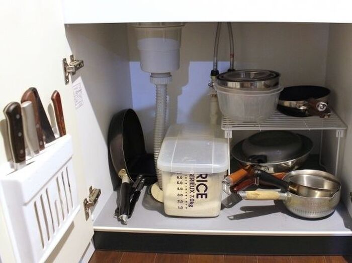 食器の出し入れも超スムーズに!今すぐ試したい流し台下の収納テクニック