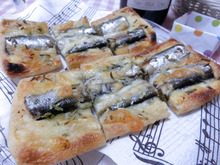 グリルで5分☆ オイルサーディンの油揚げピザ