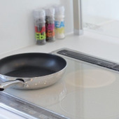 やっぱり寿命は値段に比例するの?フライパンの買い替え時期について