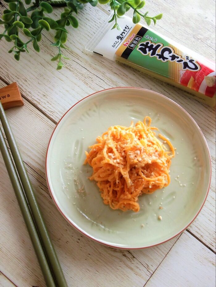 レンジで2分♪包丁もまな板も不要!人参のわさびごまマヨ和え