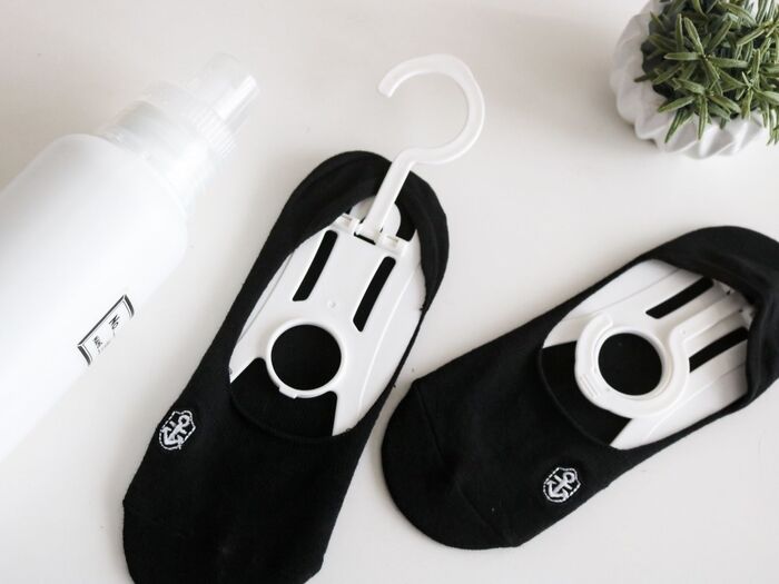 見分けにくい浅履きソックス専用!100均パンプスソックスハンガー