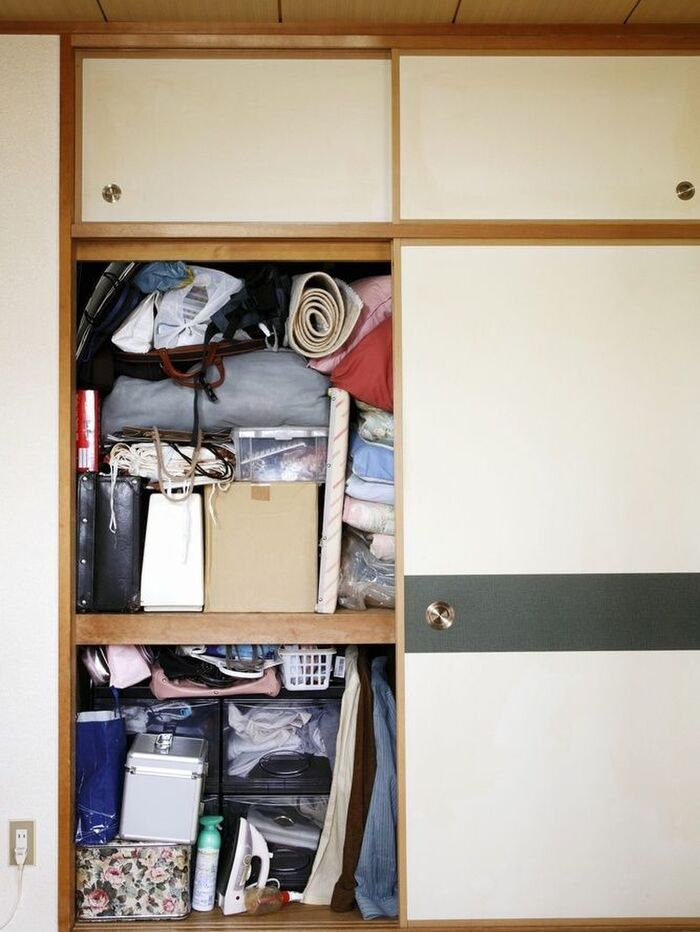 押入れの臭いの正体とは