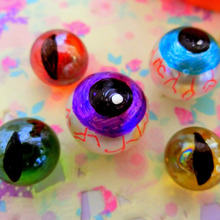 グロかわいい!?100均グッズでカラフル目玉作り♪