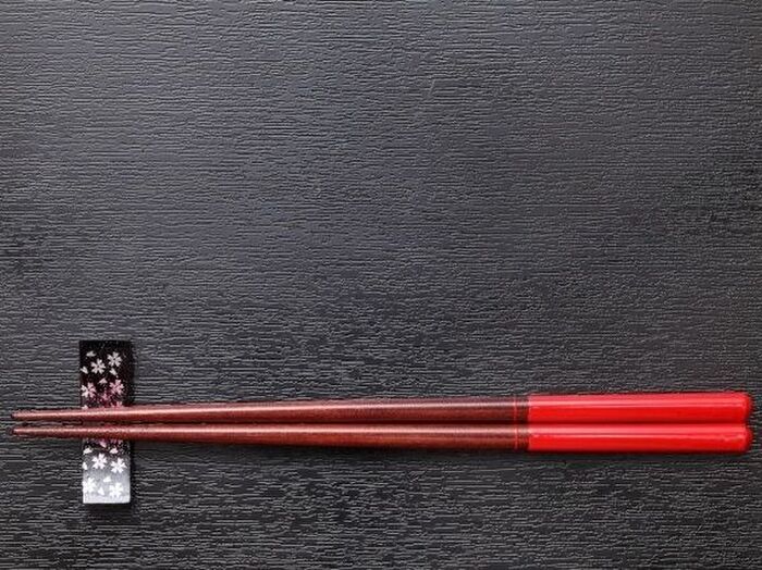 いったいいつまで使えるものなの?塗り箸の買い替え時期のサインはコレ