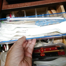 隙間の隙間、カトラリーの収納