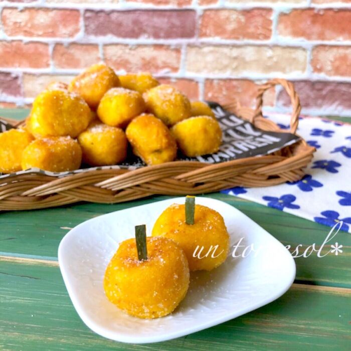 材料4つで簡単おやつ♪モチモチかぼちゃの豆腐あんドーナツ