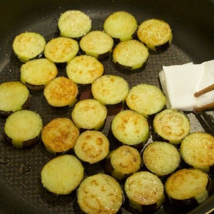 3 油を拭き取ります。