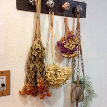 100均引き出し用つまみと木板でオシャレなフックをdiy♪