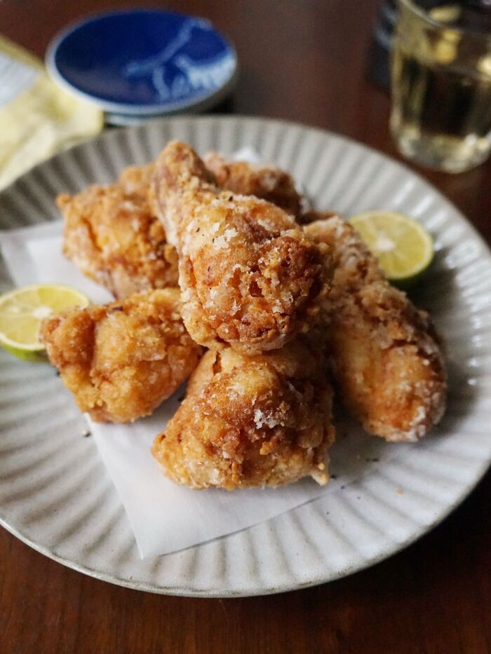 サクサクジューシーでやみつき!鶏手羽元のニンニク醤油から揚げ