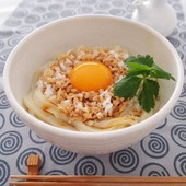 簡単!時短レシピ「納豆釜玉風うどん」