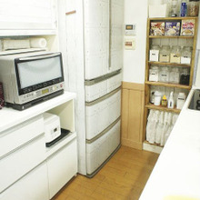 節電のためにも冷蔵庫の裏と通気口も掃除