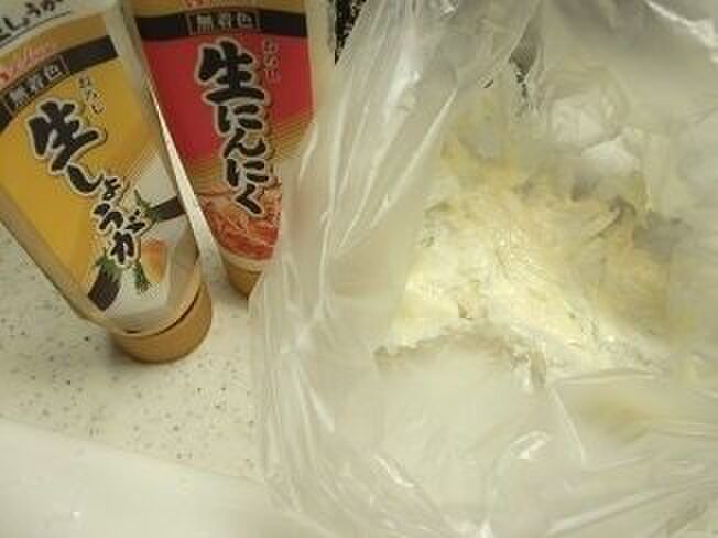 鶏むね肉に☆を絡める