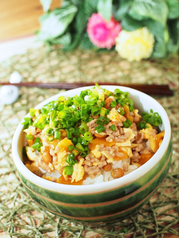 切るのはネギだけ♪ごちそう納豆丼の作り方
