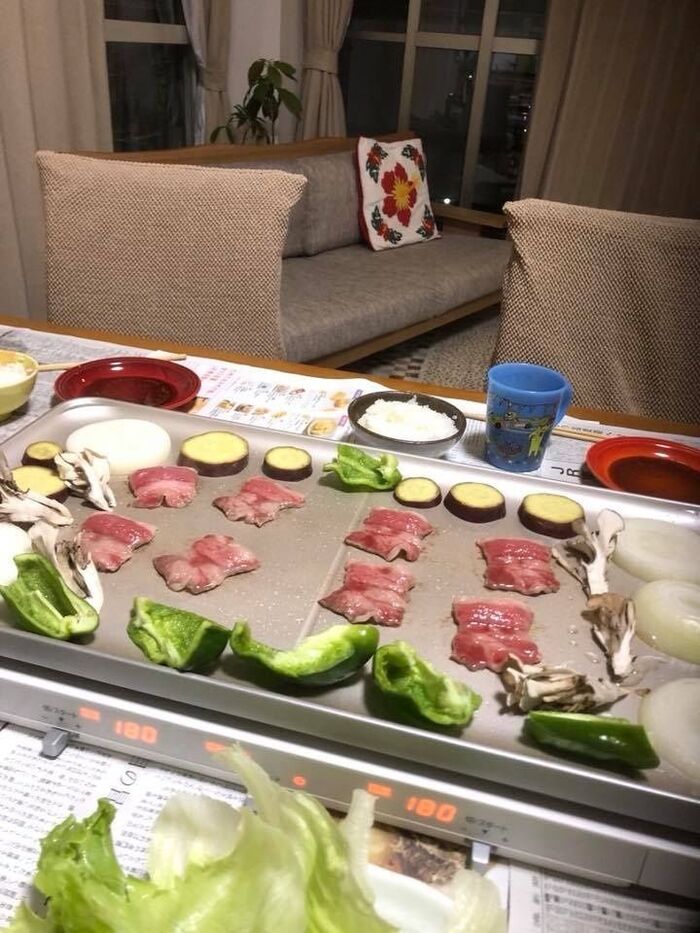 焼肉は左右で温度を変えられるのが便利!