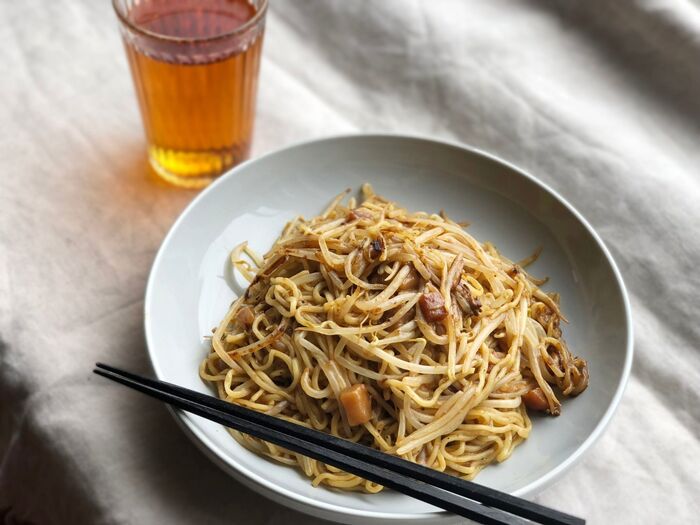 もやしがあればあっという間に作れちゃう 秒速アレンジカレー焼きそば