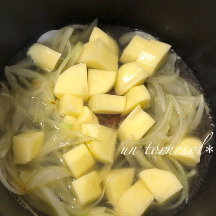 ③黒豆は蒸してあるけど、更に柔らかく煮て!