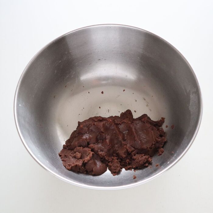 ココア生地を作る。