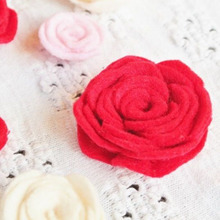 手軽に作れるフェルトのお花!【バラの作り方】