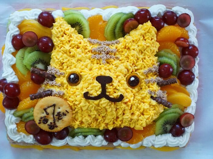 7歳誕生日ケーキ✳立体的✳茶トラ猫ちゃんケーキ(完成までの画像付き)