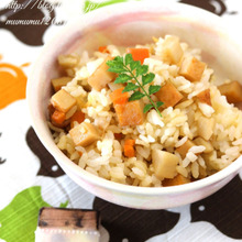 ひら天(さつま揚げ)と蓮根の生姜風味混ぜご飯。