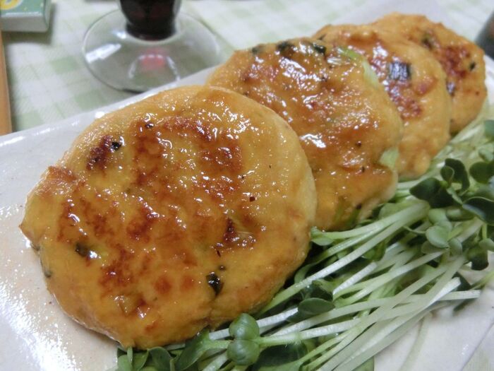 厚揚げとはんぺんで☆ しっとりふわふわ照り焼きバーグ