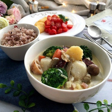 ちょっぴり和風!根菜たっぷりクラムチャウダー風シチューであたたまろう