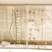 見開きタイプがgood!探す時間が短いアクセサリーケース