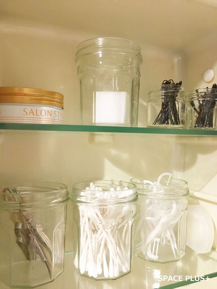 ジャム瓶を並べて洗面所収納に