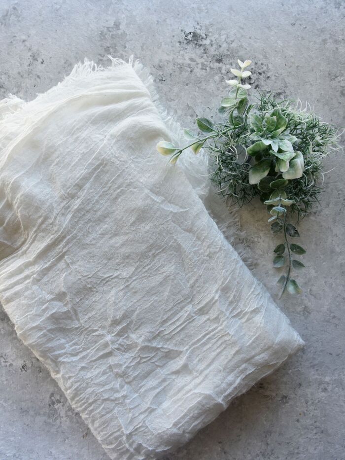 01:お料理の背景にフェイクグリーンを使用した写真例01