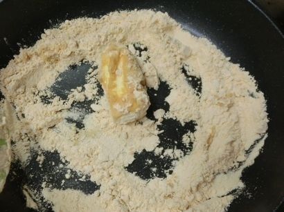 1.大豆粉をバターで炒める