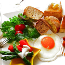 休日の朝食はパン派です!5種類の愛いっぱいの手作りパンが並ぶヘルシープレート♪