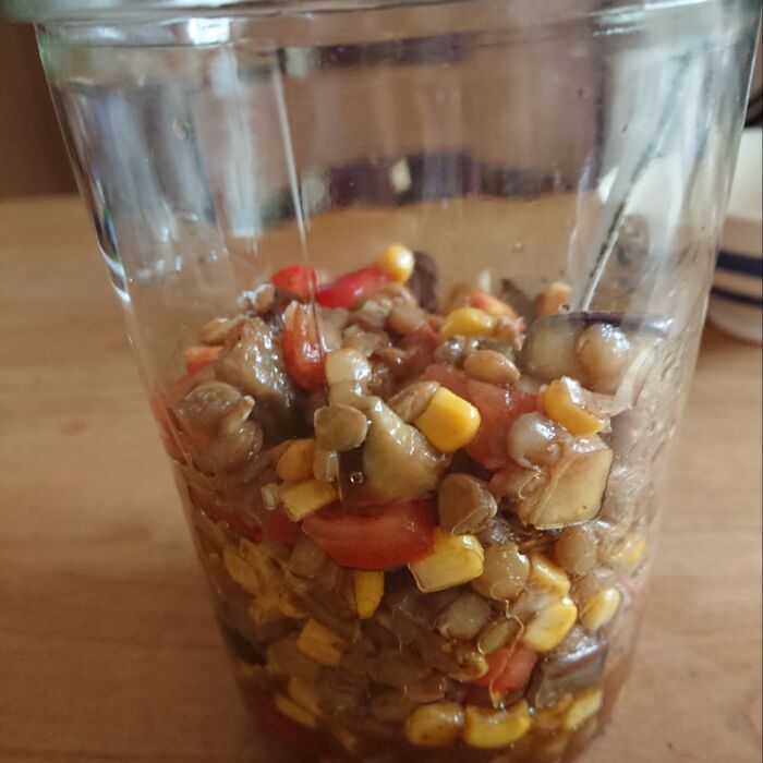 冷蔵庫にあるお野菜と和えて