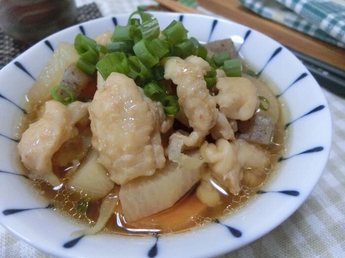 鶏皮で手間なし☆ モツ煮込み風♪ 根菜と鶏皮煮込み