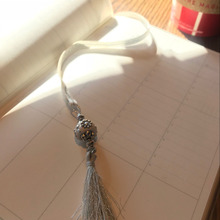 来年の手帳、スピンをオトナ可愛くリメイク