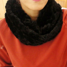 高見え!ボリューム感がたまらない♪ダイソーのプードル ボア スヌード