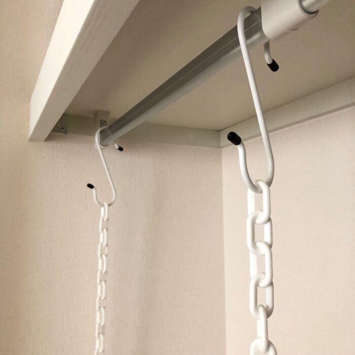 S字フックとチェーンをを引っ掛ける。