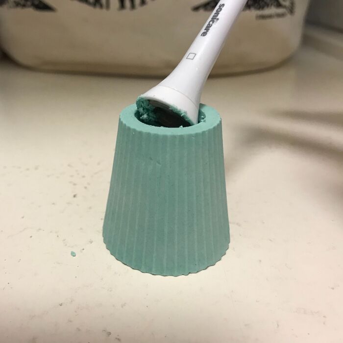 濡らして削ります