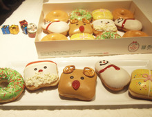 今年の冬は四角いサンタやトナカイ! 「クリスピー・クリーム・ドーナツ」冬限定商品のお味は?