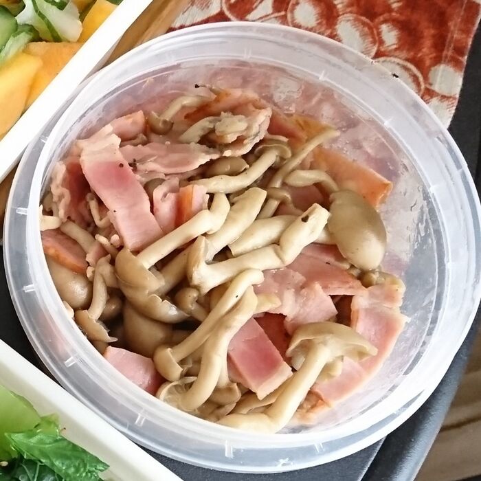 キノコとベーコンのささっと炒め