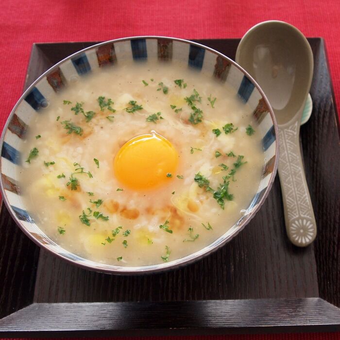 お手軽!ひとり鍋「にんにく卵雑炊(スタミナリゾット)」