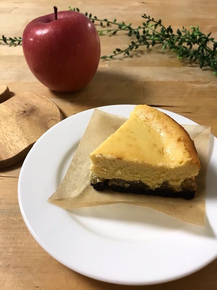 角切りりんごと厚めボトムのオレオ ベイクドチーズケーキ♩