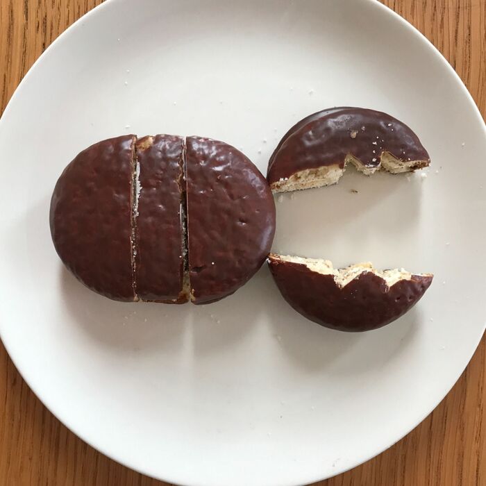 3.クワガタのあごと体を作ります