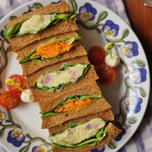 野菜が美味しく食べられる!ポテサラ&キャロットラぺサンド