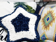 肌触りヤバっ!セリアのモールヤーンでスタークッションを手作り