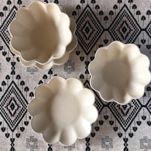 セリア新商品‼️シンプルで可愛いマットな食器