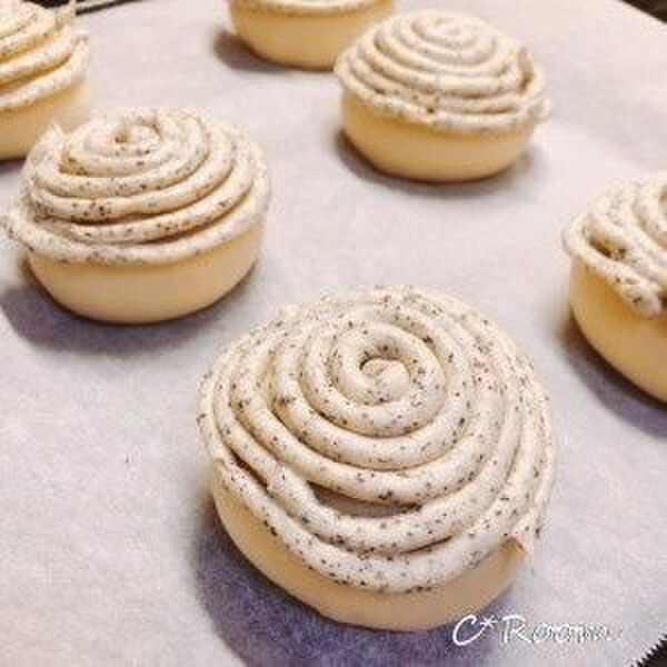 クッキー生地をのせる。