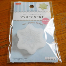 これが100円?!クオリティーが高い雪の結晶が量産できるシリコンモールド